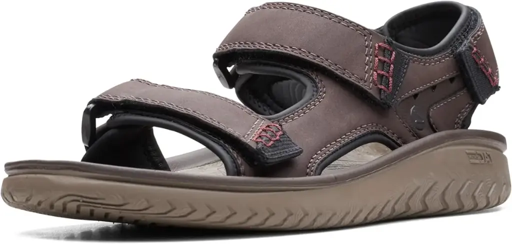 Clarks Of England Sandalias Planas Con Correa Ajustable Wesley Para Hombre - Marrón 14 Mediano | 889003609027 TRG188720527