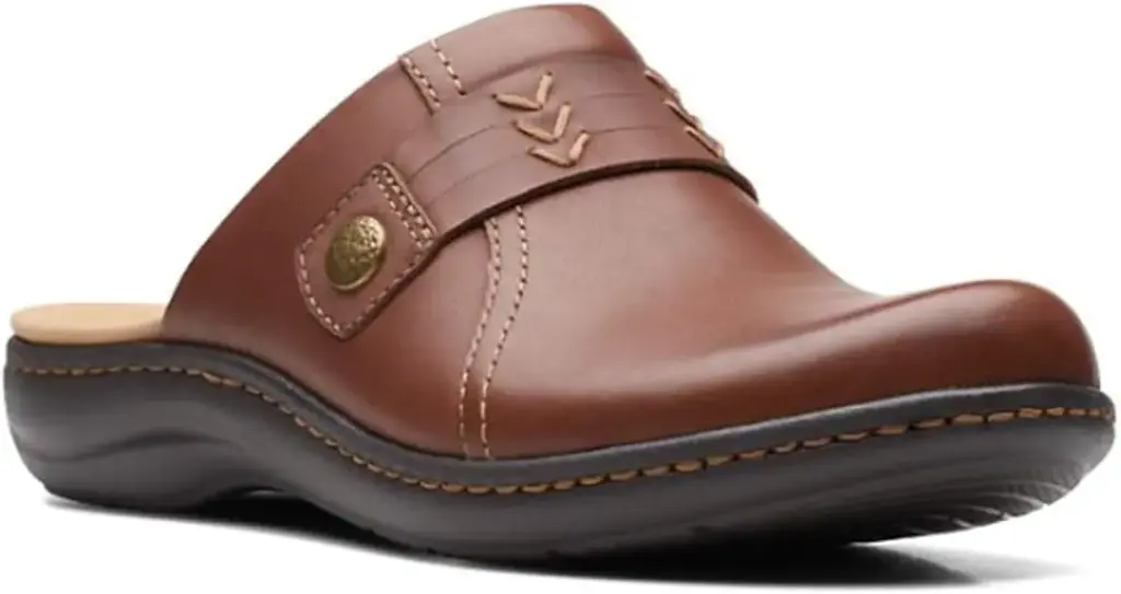 Clarks Of England Zuecos Laurieann Ella Para Mujer - Marrón Caoba 6 1/2 Mediano | 889002651331 TRG187861401