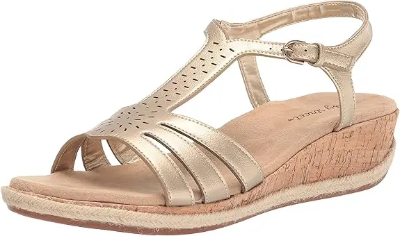 Sandalias De Cuña Dorinda Para Mujer De Easy Street - Dorado 7 Mediano | TRG191576004